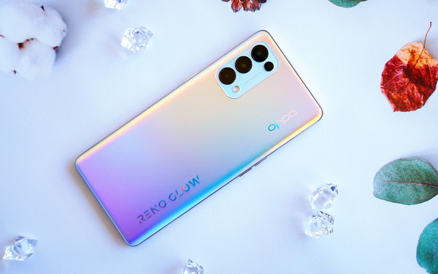 OPPO Reno5 ra mắt: Màn hình 90Hz, Snapdragon 765G/Dimensity 1000+, 4 camera sau, sạc nhanh 65W, giá từ 9.5 triệu đồng
